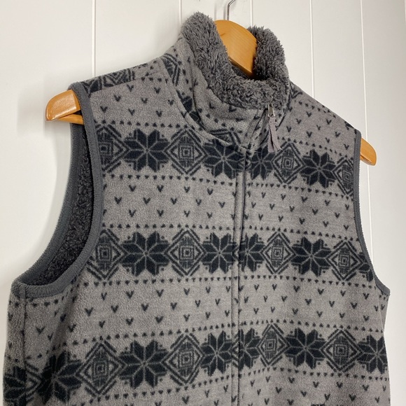 NorthCrest Classic Gray Plush Fleece Vest - Picture 2 of 5